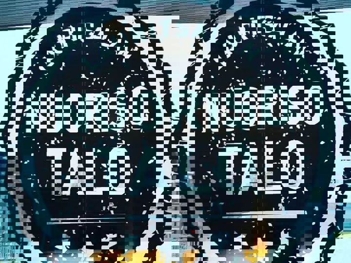 Lauritsalan nuorisotalon logo.